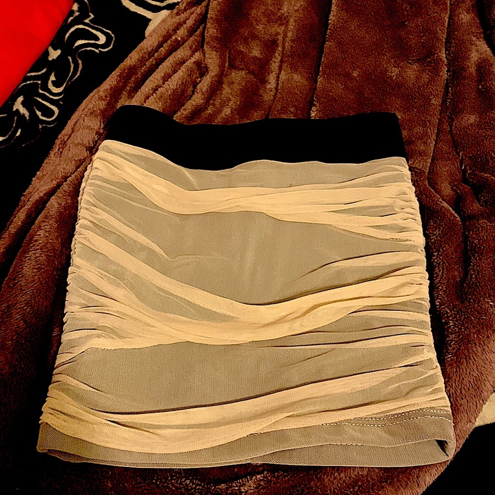 4/$20 NWT pink and black tiered Bebe pencil skirt-XS